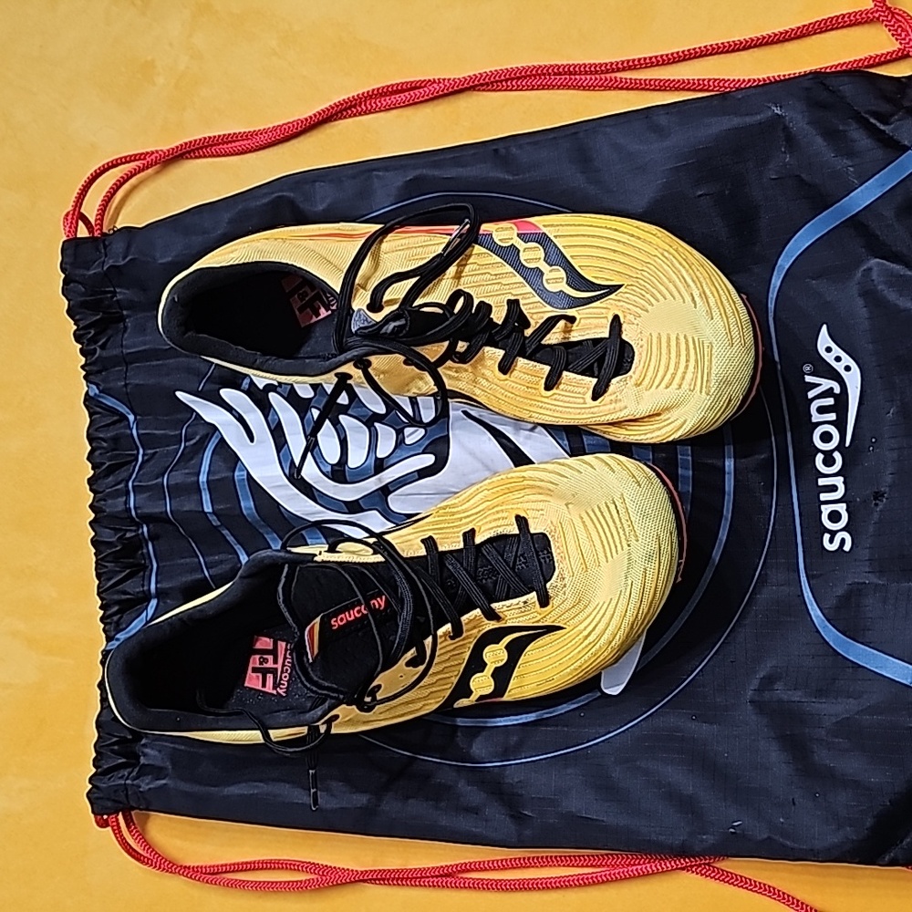 Saucony Ballista MD track spikes Men's  10